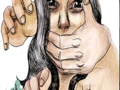 Uttar Pradesh physical abuse by father, Banda woman found hanging Crime : தந்தையே பாலியல் வன்கொடுமை: தூக்கிட்டு தற்கொலை செய்துகொண்ட மகள்..!
