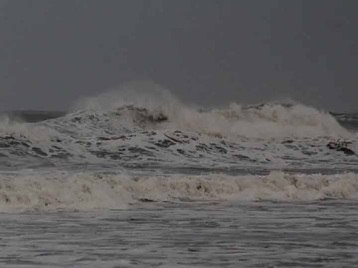 Cyclone Asani  intensifies into severe cyclonic storm; Odisha, West Bengal on alert Cyclone Asani : অতি শক্তিশালী ঘূর্ণিঝড়ে পরিণত হয়েছে ‘অশনি’, কোন পথে এগিয়ে আসছে?