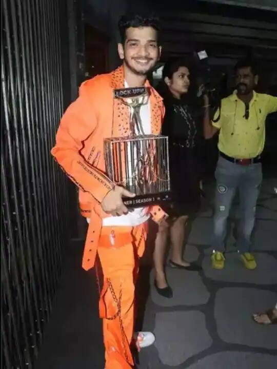 મુનાવર સમગ્ર શો દરમિયાન આકર્ષણનું કેન્દ્ર રહ્યો હતો. તેમની કવિતા અને તેમના શબ્દોએ લાખો લોકોના દિલ જીતી લીધા. શો જીત્યા બાદ મુનવ્વરે તેના ચાહકોના સમર્થન બદલ આભાર માન્યો હતો.
