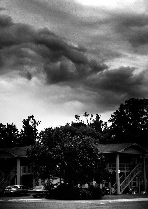 ক্রমেই শক্তি বাড়াচ্ছে ঘূর্ণিঝড় অশনি (Cyclone Ashani)। মঙ্গলবার থেকেই দক্ষিণবঙ্গে শুরু হবে বৃষ্টি (Rain)। আবহাওয়া দফতর সূত্রে জানা গিয়েছে এমনটাই। আবহাওয়া দফতরের পূর্বাঞ্চলীয় অধিকর্তা সঞ্জীব বন্দ্যোপাধ্যায় জানিয়েছেন, আগামী ১২ ঘণ্টার মধ্যে তীব্র ঘূর্ণিঝড়ে পরিণত হবে ঘূর্ণিঝড় অশনি।