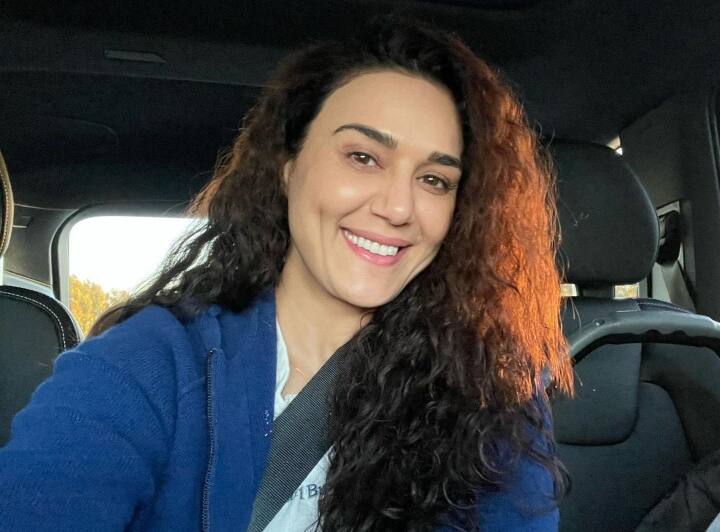 8 मई को दुनियाभर में 'मदर्स डे' (Mother's Day 2022) सेलिब्रेट किया गया. इस अवसर पर, बॉलीवुड हस्तियों ने भी अपने सोशल मीडिया हैंडल पर अपनी मॉम्स के लिए खास पोस्ट शेयर किया है. इसी क्रम में एक्ट्रेस प्रीति जिंटा के एक पोस्ट ने फैंस को खुश कर दिया है.