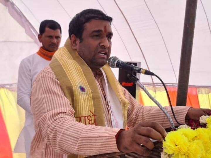 Unnao BJP MLA Anil Singh opposing the action being taken by the government against the land mafia and opened a front against this campaign Unnao News: भूमाफियाओं के खिलाफ योगी सरकार के एक्शन का अपने ही कर रहे विरोध, बीजेपी विधायक ने लगाया ये आरोप