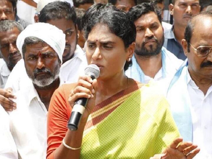 YS Sharmila slams telangana congress in her Padayatra in Nalgonda district YS Sharmila: రేవంత్ బ్లాక్ మెయిలర్, ఆయన్ని జనం నమ్మరు - ఈ పని చేస్తే బెటర్: షర్మిల ఘాటు వ్యాఖ్యలు