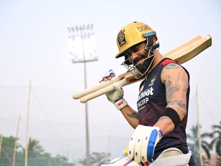 IPL 2022 Virat Kohli Form: Sunil Gavaskar Says Sitting Not Going To Get RCB Virat Form Back In IPL 15 Sitting In Change Room Not Going To Get Virat's Form Back: Sunil Gavaskar On Calls For RCB Star To Take A Break