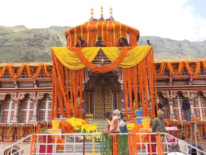 WATCH | Badrinath Dham Opens Portals For Devotees With Rituals And Army  Band Under Tight Security
