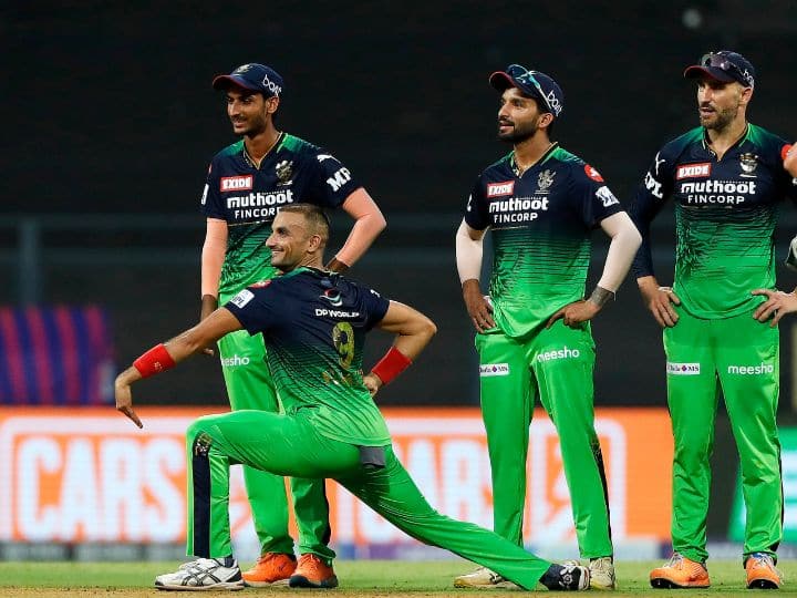 यंदाच्या आयपीएलमधील 2022 (IPL 2022) मधील 54 व्या सामन्यात रॉयल चँलेजर्स बंगळुरुने सनरायजर्स हैदराबादचा (SRH vs RCB)67 धावांनी पराभव केला आहे.