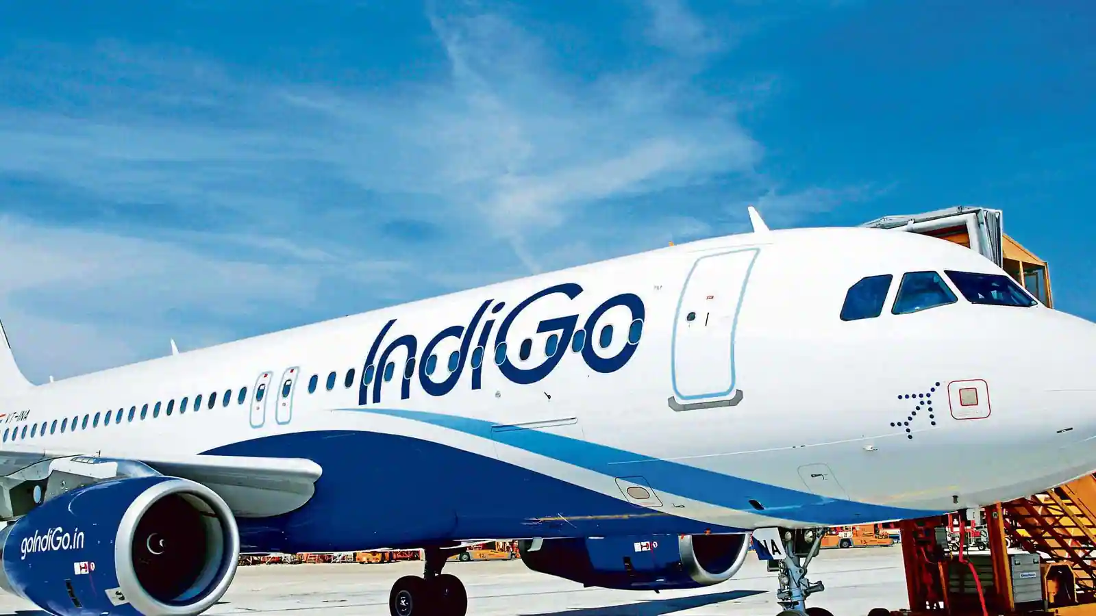 IndiGo Airlines prevents Divyang child from boarding flight IndiGo Airlines ਨੇ ਦਿਵਿਆਂਗ ਬੱਚੇ ਨੂੰ ਫਲਾਈਟ 'ਚ ਜਾਣ ਤੋਂ ਰੋਕਿਆ, ਮਚਿਆ ਬਵਾਲ