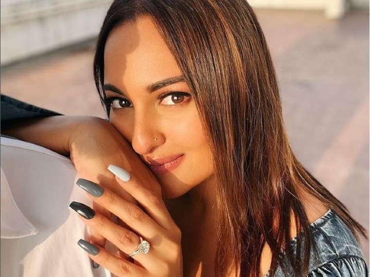 Mumbai, India - 12 May 2022, Bollywood actress Sonakshi Sinha shows her  nails at the launch of her press on nails brand 'So Ezi' in Mumbai. The  press on nails are cruelty