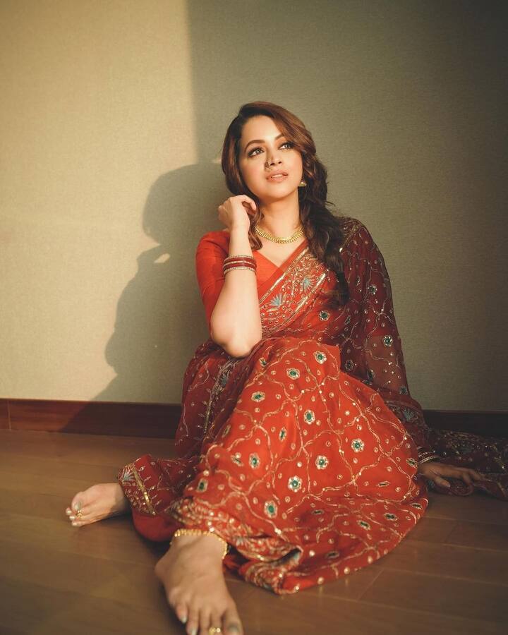 அசைந்தாய் அன்பே அசைந்தேன் அழகாய் அய்யோ தொலைந்தேன்