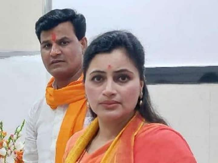 amravati mp navneet rana and her husband mla ravi rana slams maharashtra government on arrest in hanuman chalisa row Navneet Rana: राणा दाम्पत्यांचे मुख्यमंत्र्यांवर पुन्हा टीकास्त्र, म्हणाले....