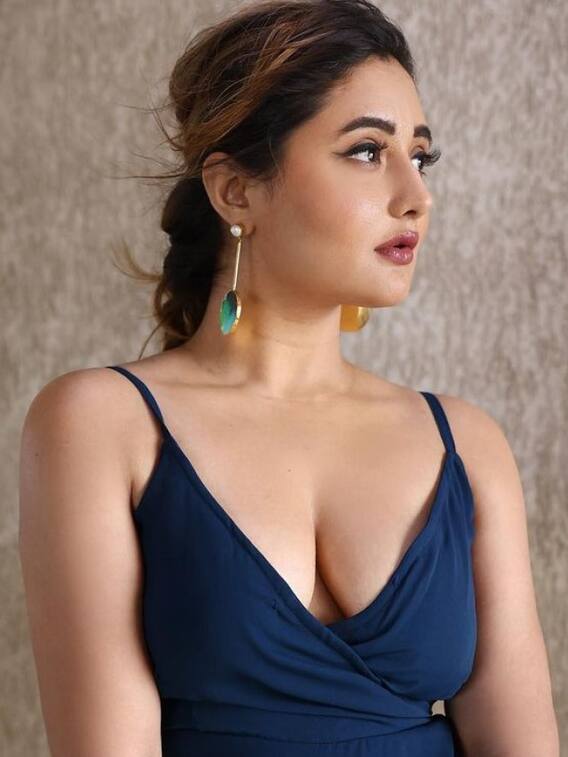 బొద్దుగుమ్మ రష్మీ దేశయ్, అందాల విందు చూశారా?