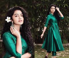 Anupama Parameswaran : सालस, सोज्वळ आणि निरागस... अनुपमाच्या सिंपल लूकने वेधलं लक्ष