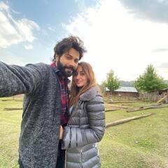 Varun Dhawan Wife Birthday: पत्नी नताशा दलाल के बर्थडे पर इन रोमांटिक फोटोज को शेयर करने के साथ ये क्या कह गए वरुण धवन