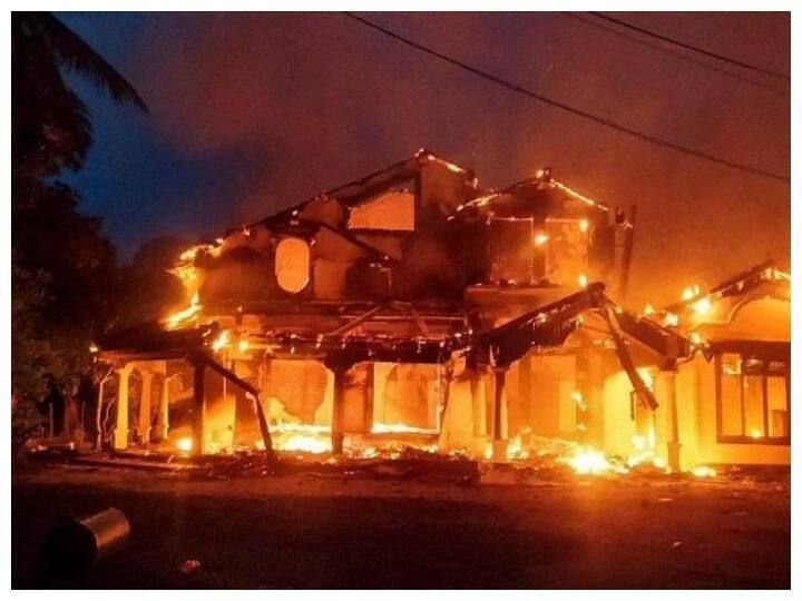Sri Lanka: Protestors Set PM Mahinda Rajapaksa’s House On Fire In Kurunegala Sri Lanka: શ્રીલંકામાં ભારેલો અગ્નિ, પ્રદર્શનકારીઓએ PM મહિન્દા રાજપક્ષેનો બંગલો સળગાવી દીધો, જુઓ  વિડીયો