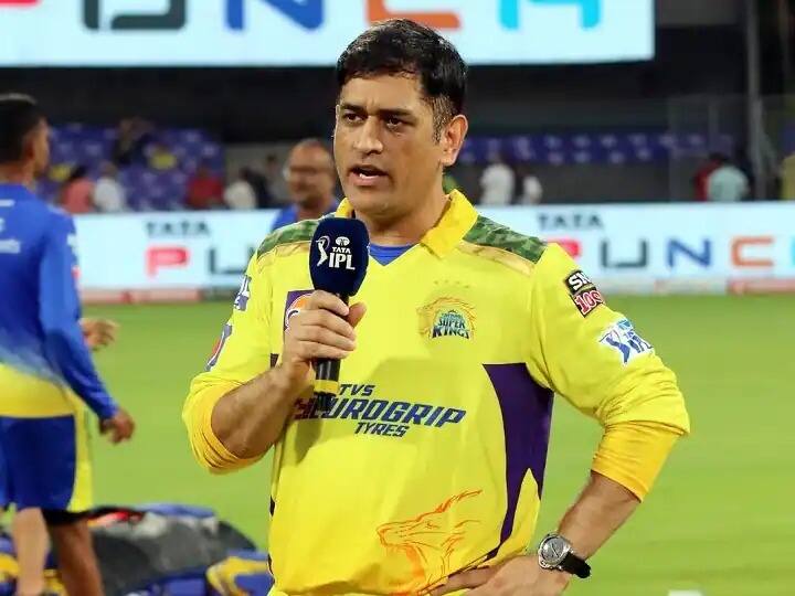 IPL 2022: MS Dhoni not focussed on CSK's outside chances for playoffs: Was not very good at math in school also CSK vs DC: 'प्लेऑफमध्ये पोहचलो नाहीतर...' सामना जिंकल्यानंतर धोनीचं मोठं वक्तव्य