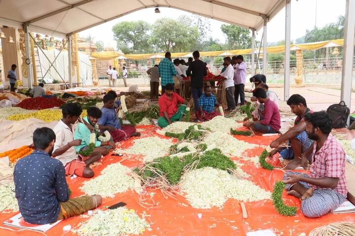 ఈ ఏడాది నారాయణగిరి ఉద్యానవనంలోని పరిణయ మండప వేదికను టీటీడీ సర్వాంగ సుందరంగా తీర్చిదిద్దింది.
