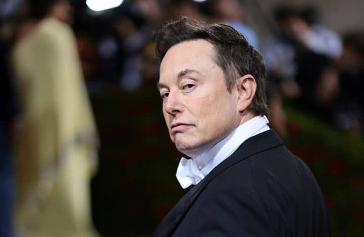 Elon Musk Shares Cryptic Tweet Amid Twitter Takeover, Leaves Netizens Puzzled ‘If I Die Under Mysterious Circumstances...’: Elon Musk's Cryptic Post Leaves Twitter Puzzled