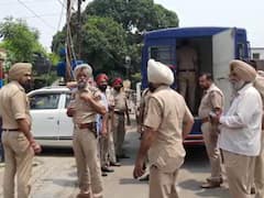 Bazpur News: जेल तोड़ने के आरोपी को शादी में लेकर पहुंची पंजाब पुलिस, लोगों में मचा हड़कंप, समारोह भी टला