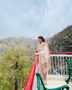 Akshara Singh Latest Photos: बिजी शेड्यूल से वक्त निकालकर मां के दरबार में पहुंची Akshara Singh, तस्वीरों में दिखा सिंपल लुक