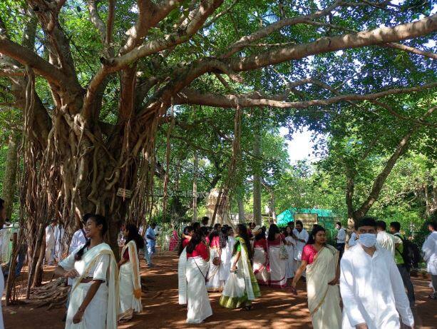 টুইটের ক্যাপশনে প্রধানমন্ত্রী লেখেন, 