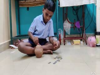 இலங்கை மக்களுக்காக தனது உண்டியல் சேமிப்பு பணத்தை கொடுத்த 7 வயது சிறுவன்.. குவியும் பாராட்டு..