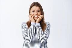 Quit Nail Biting : नाखून चबाने से सेहत पर पड़ सकता है बुरा असर, इन उपायों से पाएं छुटकारा