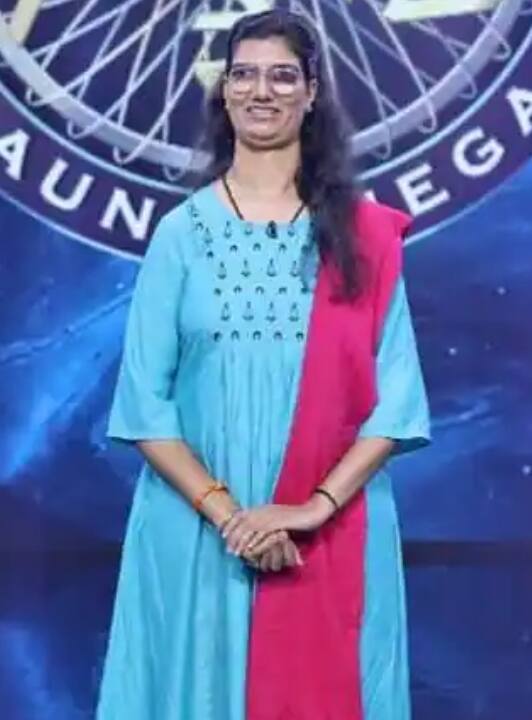 हिमानी बुदनेला केबीसी 13 की पहली करोड़पति बनी थीं. टैक्स कटौती के बाद उन्हें 65 लाख रुपये मिले थे.