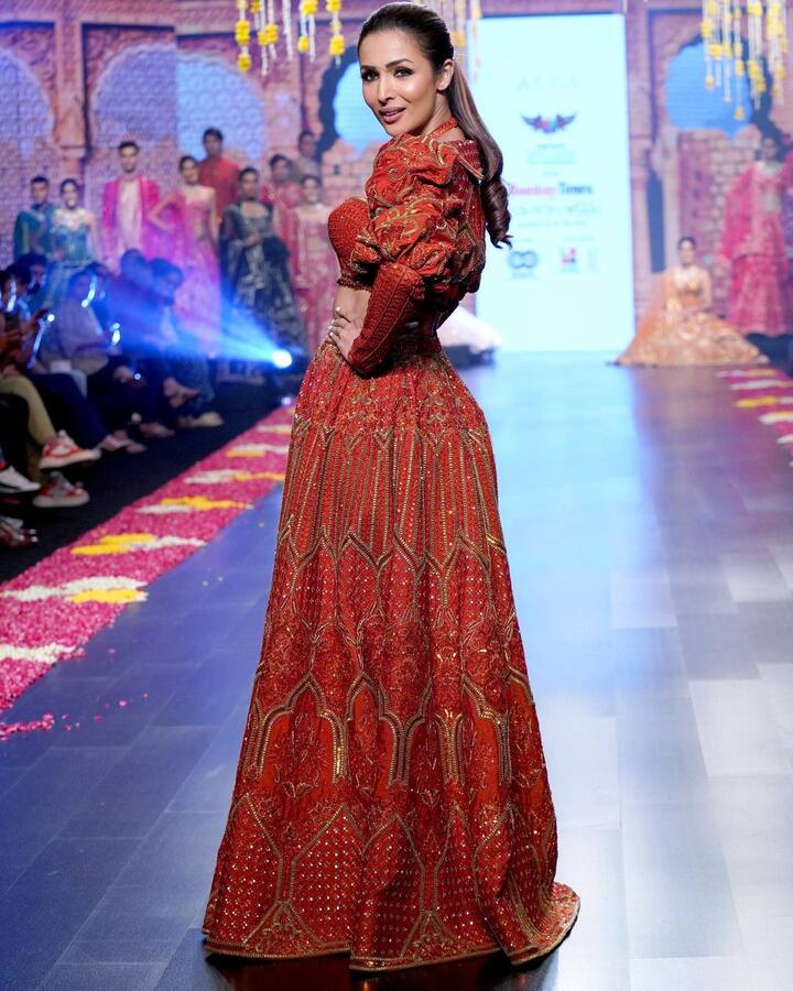 अभिनेत्रीने तिच्या इंस्टाग्राम पेजवर एक व्हिडीओ शेअर केला आहे, ज्यामध्ये ती तिचा मुलगा अरहान खानसोबतच्या तिच्या नात्याचा प्रवास दाखवताना दिसत आहे. व्हिडीओमध्ये, मलायका हे देखील सांगते की, लोकांनी तिला कसे सांगितले की, गर्भधारणेनंतर तिची कारकीर्द संपेल, म्हणून मूल होऊ देऊ नको, असा सल्ला दिला होता. (photo:malaikaaroraofficial/ig)