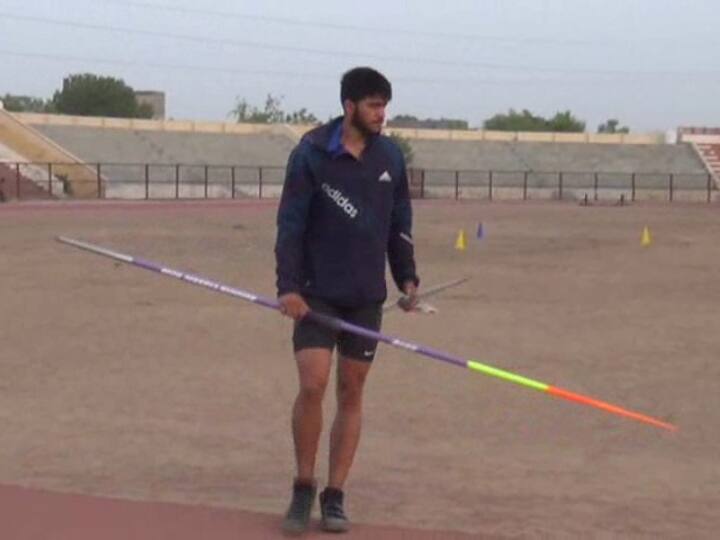 23 फरवरी 2020 में जिला खेल स्टेडियम में केंद्रीय खेल मंत्री किरण रिजिजू ने 6.5 करोड़ से निर्मित सिंथेटिक एथलेटिक ट्रैक का उद्घाटन किया. वह दिन है और आज का दिन है जब चूरू के खिलाड़ियों ने पीछे मुड़कर नहीं देखा. उन्होंने न केवल अपने देश के लिए बल्कि विदेशों में भी मैडल जीतकर अपनी धाक जमा रखी है.