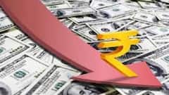 Rupee Falls: ভারতীয় অর্থনীতিতে ধাক্কা, মার্কিন ডলারের তুলনায় টাকার দামের রেকর্ড পতন! Bangla News