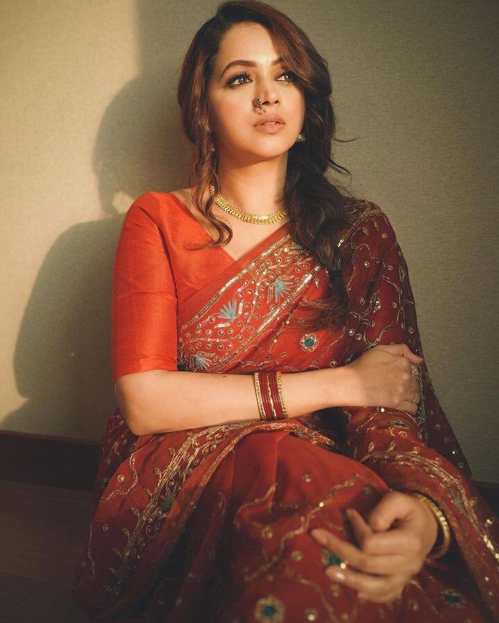 அசைந்தாய் அன்பே அசைந்தேன் அழகாய் அய்யோ தொலைந்தேன்