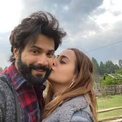 Varun Dhawan Wife Birthday: पत्नी नताशा दलाल के बर्थडे पर इन रोमांटिक फोटोज को शेयर करने के साथ ये क्या कह गए वरुण धवन
