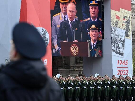 russia victory day parade vladimir putin to show off nuclear weapons in moscow amid ukraine war Russia Victory Day : विजय दिनाच्या परेडला सुरुवात, पुतिन यांचा युक्रेनवर निशाणा, म्हणाले...