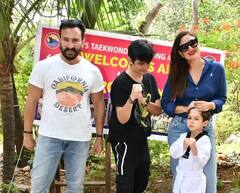 Proud Parents: તૈમૂર અલી ખાને ટાઈક્વાંડોમાં યેલો બેલ્ટ જીત્યો, કરીના, સૈફ સાથે જોવા મળ્યો તૈમૂર, જુઓ ફોટો