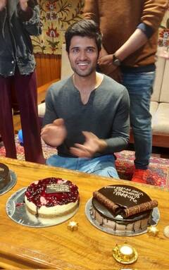 Vijay Deverakonda birthday: सामंथा के साथ कश्मीर में बर्थडे सलिब्रेट कर रहे हैं विजय देवरकोंडा