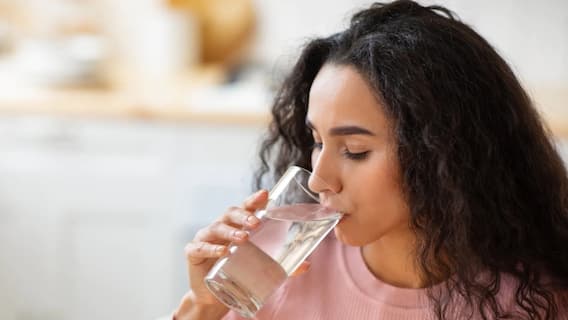 Side Effects Of Cold Water: ਗਰਮੀਆਂ 'ਚ ਠੰਢਾ ਪਾਣੀ ਕਰ ਸਕਦਾ ਬੇਹੱਦ ਨੁਕਸਾਨ, ਆ ਸਕਦੀਆਂ ਇਹ ਸਮੱਸਿਆਵਾਂ