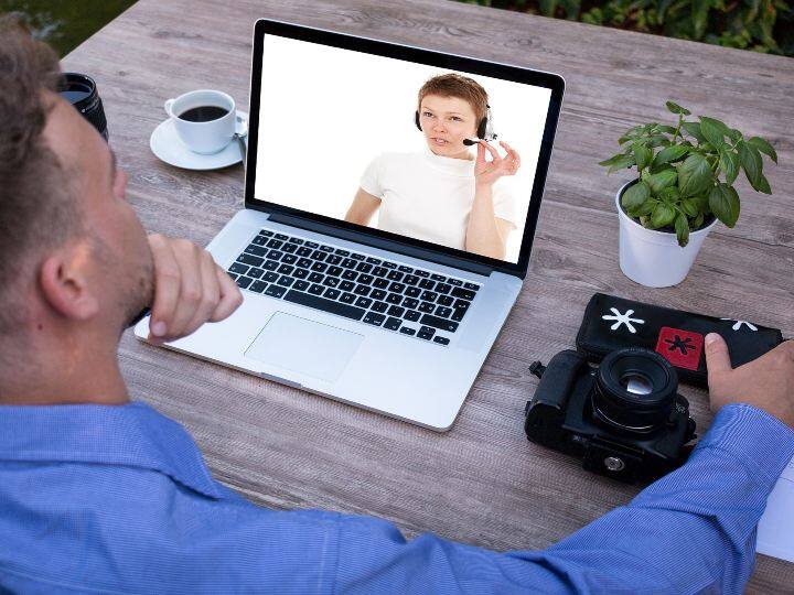 Does anyone know who is overly tired of video conferencing? This is what the new study says Video conference: వీడియో కాన్ఫరెన్సుల వల్ల అధికంగా అలసిపోయేది వీళ్లే, ఈ అలసటకూ ఓ పేరుంది