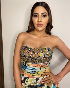 Nikki Tamboli Photos: निक्की तंबोली ने ऑफ शॉल्डर ड्रेस में करवाया ग्लैमरस फोटोशूट, अट्रैक्टिव लुक से जीता फैंस का दिल