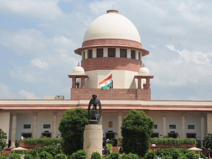 Supreme court denies urgent hearing on talaq e hasan ann Talaq-E-Hasan पर तुरंत सुनवाई से Supreme Court का इनकार, कहा- दूसरे लंबित मामलों के साथ इसे बाद में सुनेंगे