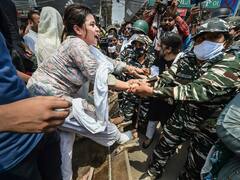 Shaheen Bagh Demolition Drive: शाहीन बाग में खूब हुआ हाई वोल्टेज ड्रामा, विरोध के आगे नहीं चला बुल्डोजर, तस्वीरों में देखें हालात