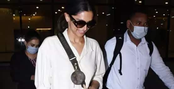 Deepika Airport Look: दीपिका के एयरपोर्ट लुक के साथ उनकी अदाओं ने चुरा लिया दिल Deepika Airport Look: दीपिका के एयरपोर्ट लुक के साथ उनकी अदाओं ने चुरा लिया दिल