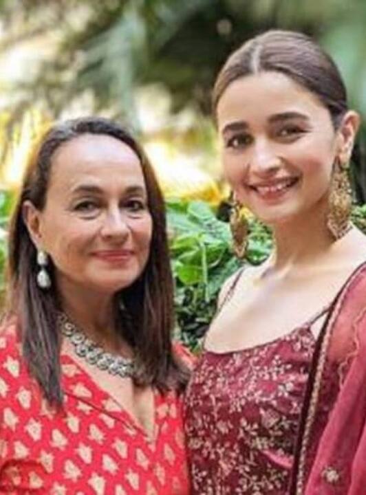 बॉलीवुड की सबसे मशहूर अभिनेत्रियों में शुमार हो चुकी आलिया भट्ट की मां सोनी राजदान भी 80 के दशक की जानी-मानी अभिनेत्री रह चुकी हैं. मां के नक़्शे कदम पर चलते हुए आलिया ने भी बॉलीवु़ड में अपना डंका बजवाया.