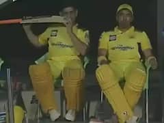 CSK vs DC: ડ્રેસિંગ રુમમાં બેસીને બેટ ચાવતો જોવા મળ્યો ધોની, અમિત મિશ્રાએ કારણ જણાવ્યું...