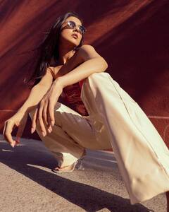 Shehnaaz Gill Photos: शहनाज़ ने ऑफ शोल्डर टॉप में करवाया किलर फोटोशूट, हर फोटो में लगीं स्टालिश