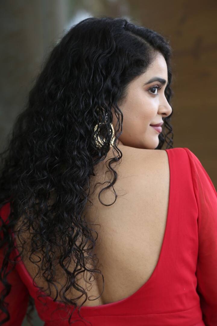 సోనాక్షి వర్మ ఫొటోలు