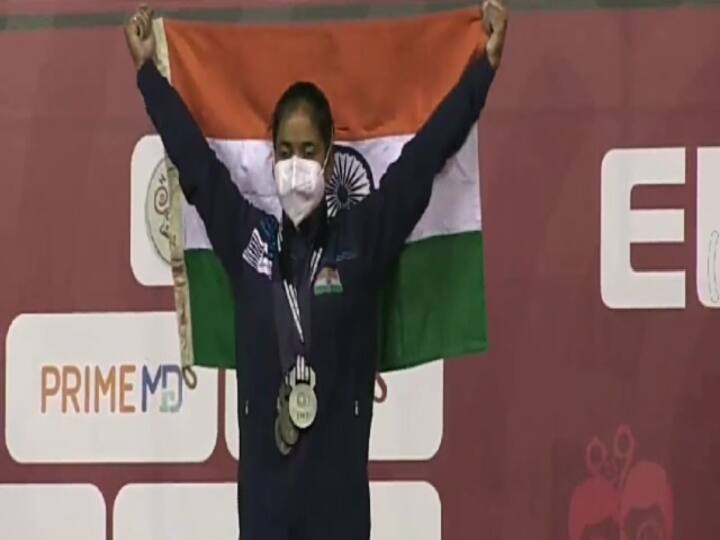 chhattisgarh electric mechanic's daughter won silver medal in junior world championship weightlifting ANN Chhattisgarh: बिजली मैकेनिक की बेटी ने रचा इतिहास, जीता जूनियर वर्ल्ड चैंपियनशिप वेटलिफ्टिंग में सिल्वर मेडल