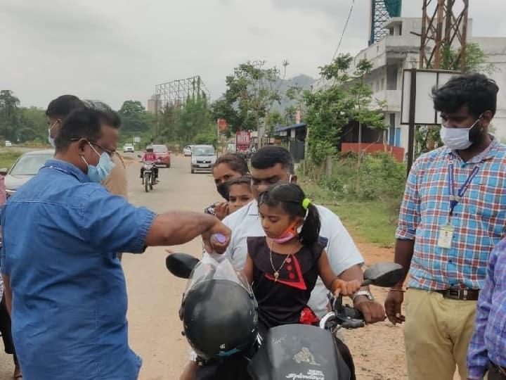 கேரளாவில் தக்காளி காய்ச்சல் பரவல் எதிரொலி ; தமிழக எல்லைகளில் சுகாதாரத் துறையினர் தீவிர கண்காணிப்பு.. Intensive monitoring by the health department at the Tamil Nadu border in response to the spread of tomato fever in Kerala கேரளாவில் தக்காளி காய்ச்சல் பரவல் எதிரொலி ; தமிழக எல்லைகளில் சுகாதாரத் துறையினர் தீவிர கண்காணிப்பு..