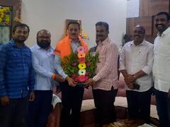 Jalgaon News : मुक्ताईनगरमध्ये गिरीश महाजन आणि शिवसेना आमदार चंद्रकांत पाटील यांची भेट, चर्चांना उधाण