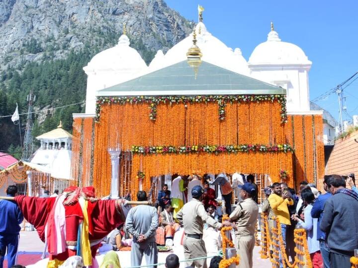 Char Dham Yatra 2022: 9.5 लाख से अधिक हुए रजिस्ट्रेशन, तय संख्या से तीन गुना ज्यादा श्रद्धालु कर चुके हैं दर्शन Char Dham Yatra 2022 since began over 9.5 lakh registrations have been received and maximum for Kedarnath among the four dhams Char Dham Yatra 2022: 9.5 लाख से अधिक हुए रजिस्ट्रेशन, तय संख्या से तीन गुना ज्यादा श्रद्धालु कर चुके हैं दर्शन