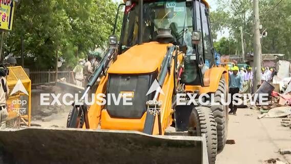 Delhi MCD Demolition Drive: मंगोलपुरी में चल पड़ा बुल्डोजर, तोड़ी गई दुकानें